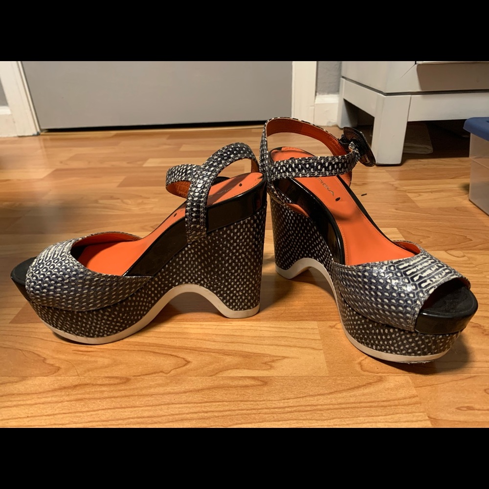 Unique High Heel Pumps 💕